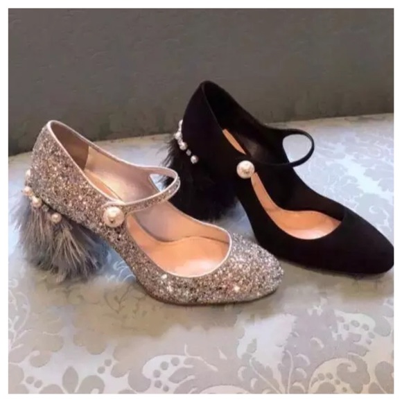 🎁 The Amanda Silver Handmade Glitter Feather Shoes - Picture 4 of 5